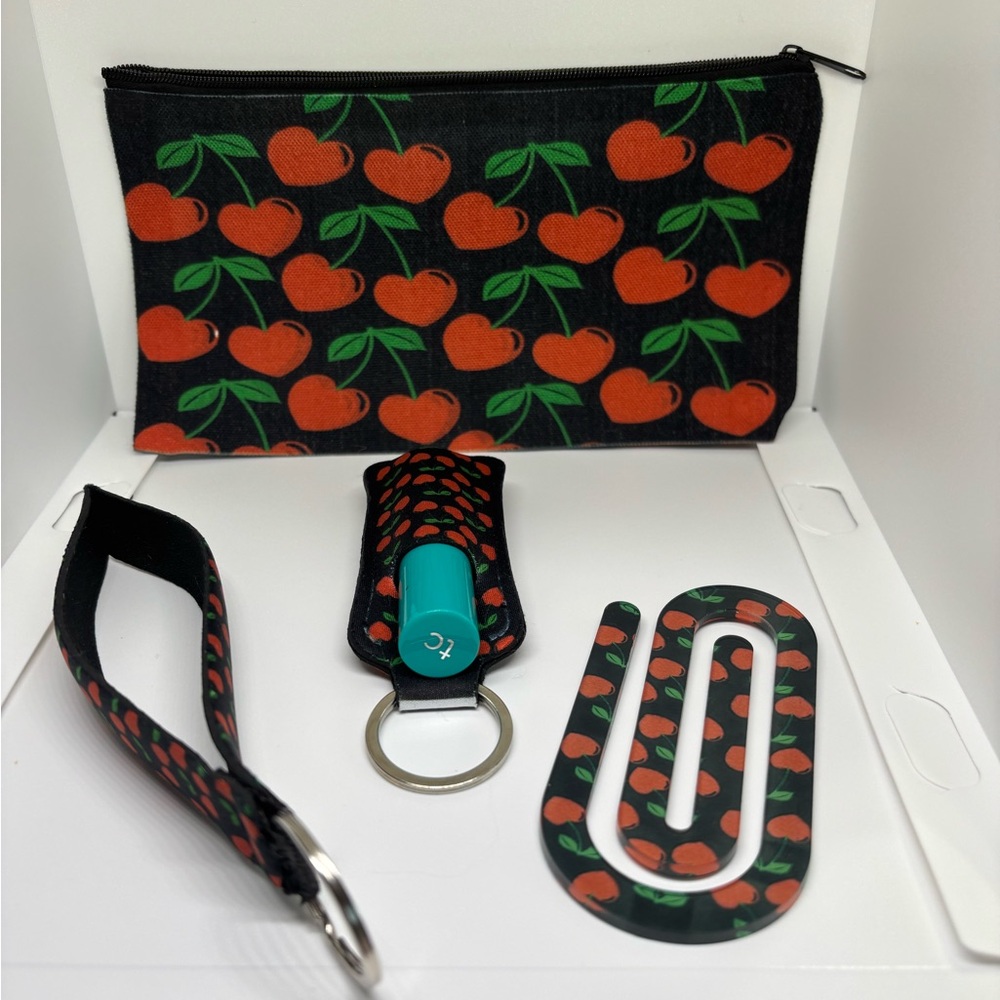 Cherry Print Accessory Set - Picture 2 of 2